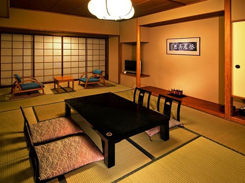 信州上諏訪温泉　諏訪別邸　朱白（旧　双泉の宿　朱白） 2