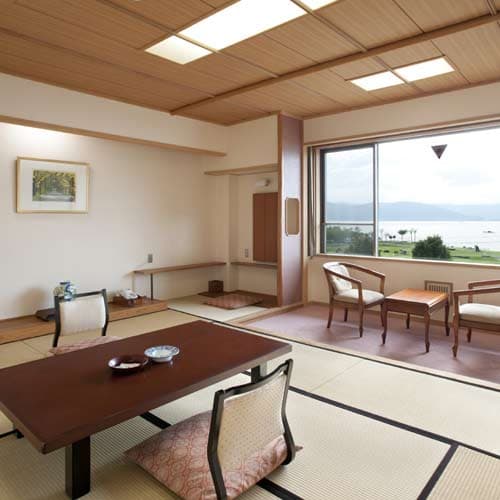 上諏訪温泉　湖畔の洋館　かたくらシルクホテル 2