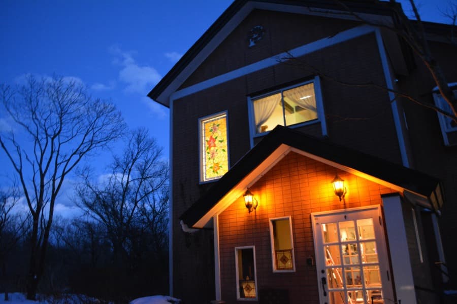 ぺんしょん　あぜりあ