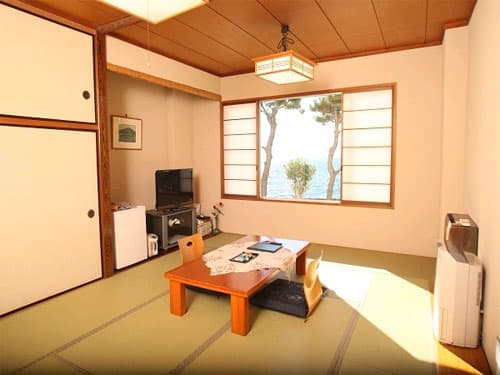 海辺のリゾート　碧い海 2