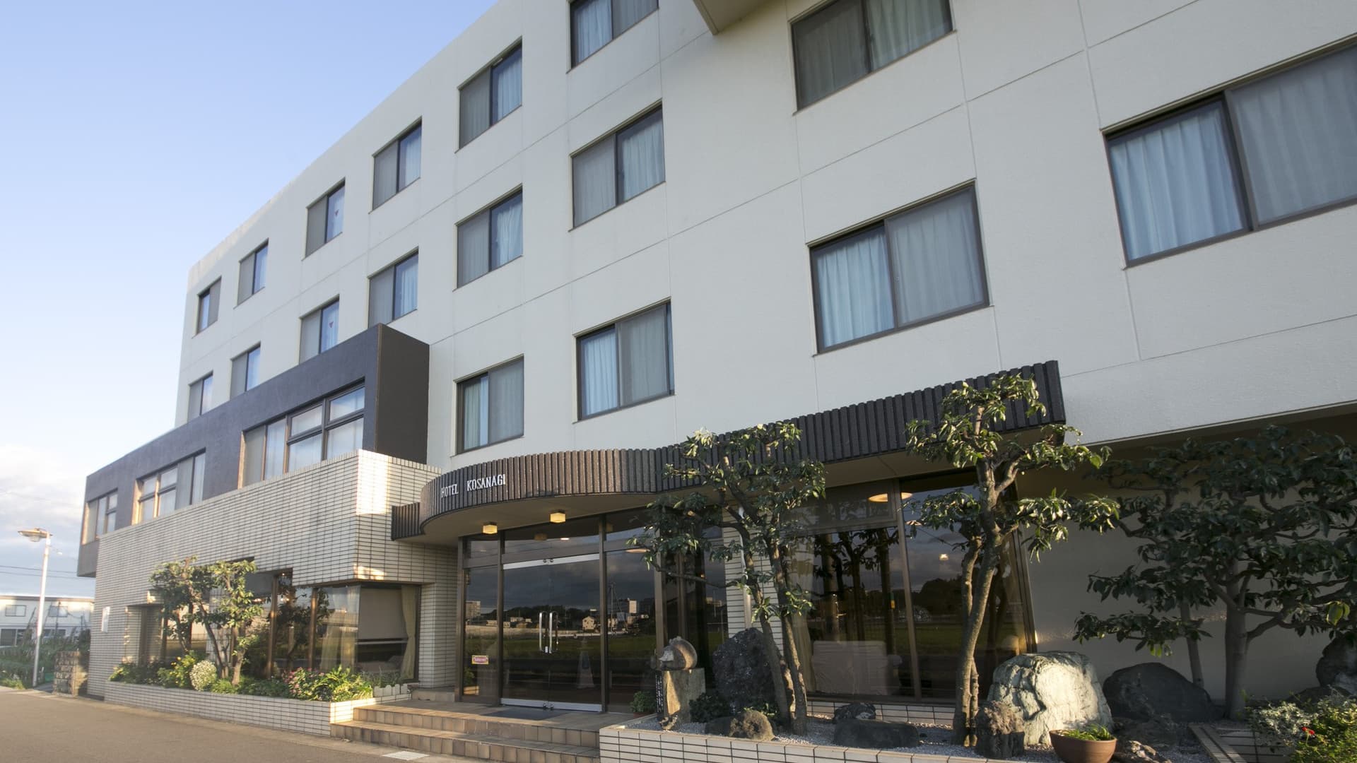 ビジネスホテル　こさなぎ