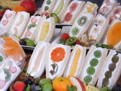 神石カレー&元町フルーツ 2