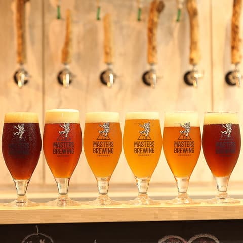 Masters Brewing 2階のビアパブ