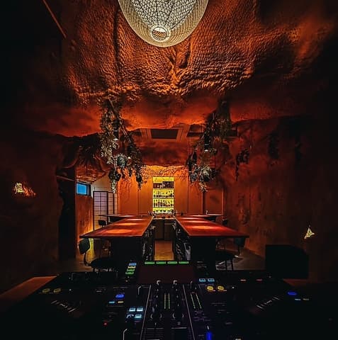 Bar NOW バーナウ