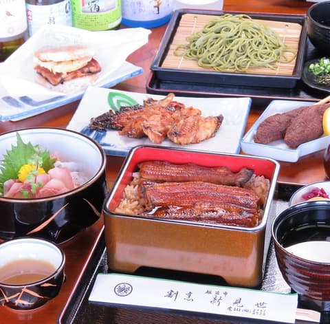 和食と名代うなぎの新見世