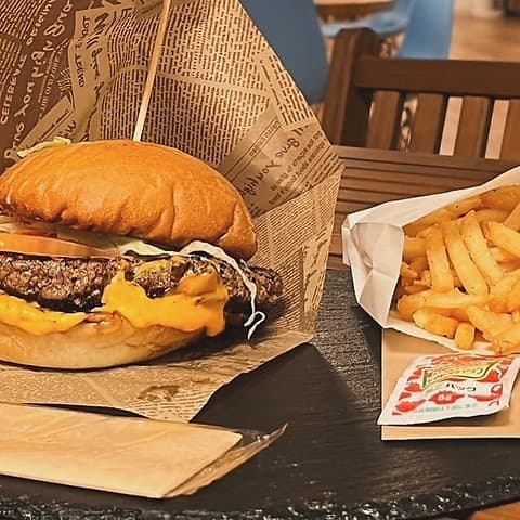 River Front リバーフロント Cafe & Bar