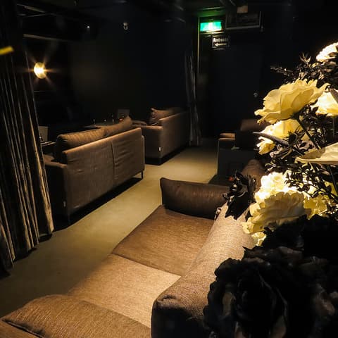 シーシャラウンジ 煙舞 新宿本店