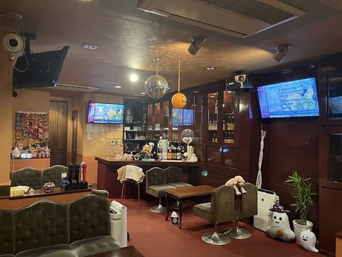 カラオケ喫茶しろ