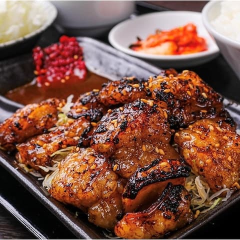 HONMACHI豚テキ 昭和ホルモン焼肉てんぐ屋