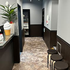 バンガローハウス 鶴屋町店 2