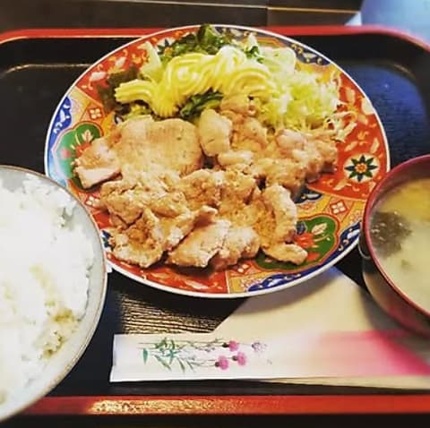 ファミリーレストラン くれよん