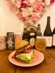TWO BRITS BURGER BAR トゥーブリッツバーガーバー 2