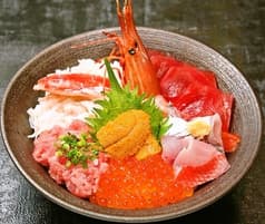 まぐろ海鮮丼 山水 2