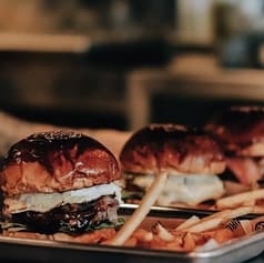 THE GREAT BURGER STAND 2