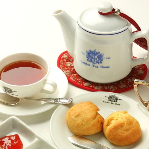 ロンドンティールーム HEPナビオ店