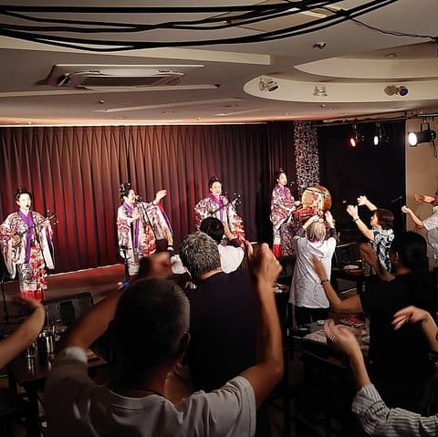 ライブハウス 島唄
