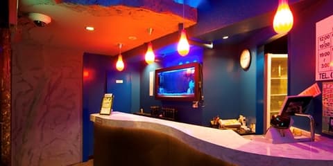 カラオケ フォーラム 本店