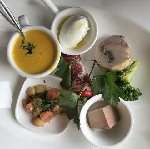 エッセ ディ ピュ