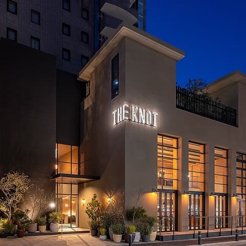 MORETHAN CAFE RESTAURANT LOUNGE モアザンカフェレストランラウンジ