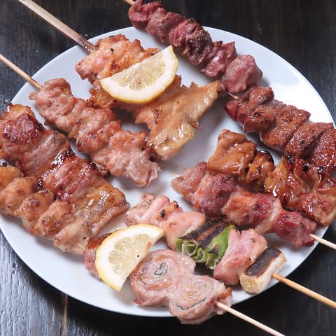 ヤキトリヤキトン夢屋 高宮店 夜 炭火焼うな栄