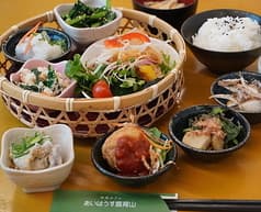 旬菜カフェあいはうす 鹿背山 2