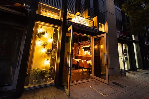 Yakiniku 名もなき名店へ 一切入魂一枚売り焼肉 