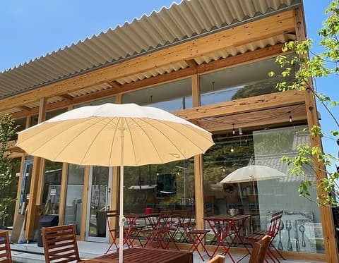 1's Cafe(ワンズカフェ)保護犬保護施設併設　福岡糸島店