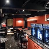 ワインバー 4696 シロクロ 3