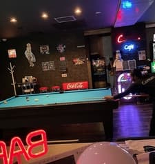 Cafe & Pool Bar Contact コンタクト 2