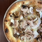 ピッツァとワイン　nia 3