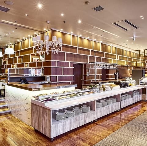 ガーデンバイツ ロイヤルパインズホテル米沢