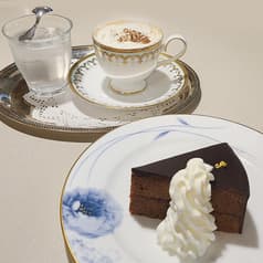 カフェコンディトライ&レスト シカ 2