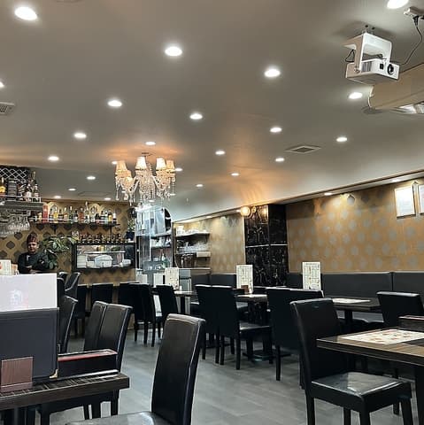 THE ROYAL KITCHEN&BAR ザロイヤルキッチンアンドバー