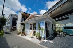 デリ&カフェ 桃の実 2