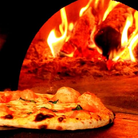 TRATTORIA LA FONTANA トラットリアラフォンターナ