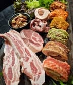 炭いぶし極上サムギョプサル テジワン 3