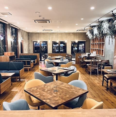 レストラン WHAT'S UP? ワッツアップ