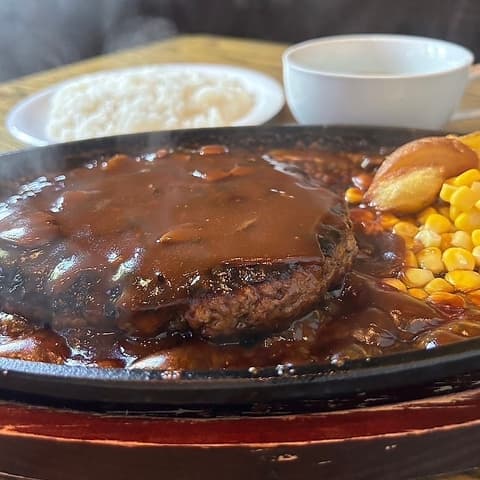 ハンバーグとステーキのお店 ファミリー