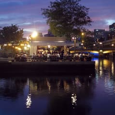 R RIVERSIDE GRILL & BEER GARDEN アールリバーサイドグリルアンドビアガーデン 2