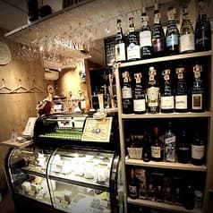 ワインとチーズのお店 bar Buquillo バルブッキーヨ 2