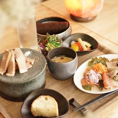 炭火と煮込みフレンチ RUUUM ルーム