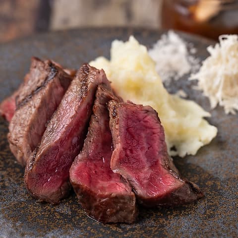 赤身肉ステーキダイナー アカウシ