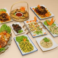 ME Restaurant And Karaoke ミーレストランアンドカラオケ 2