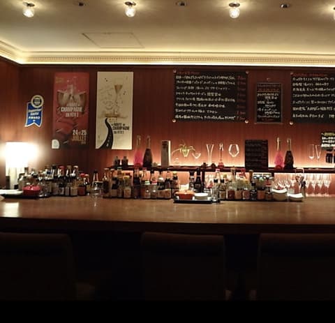 シャンパン&醤油バー フルートフルート