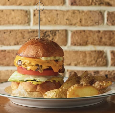 グルメバーガー&ワイン チラックス