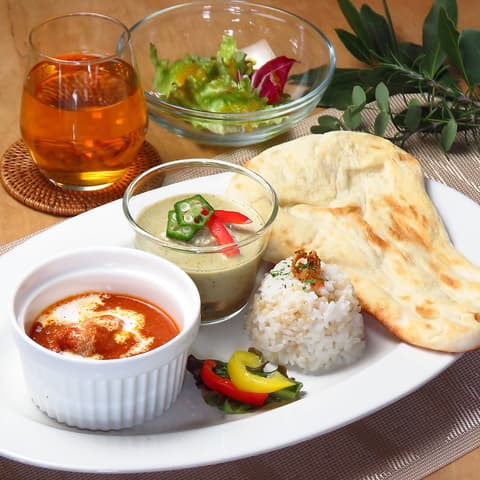 Book&Cafe Nishi-Tei ブックアンドカフェ ニシ テイ