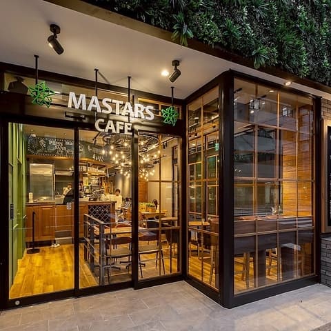 MASTARS CAFE マスターズ カフェ 小倉店