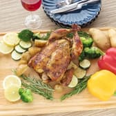 ロティサリーチキンと韓国料理 キムチとチキン 3