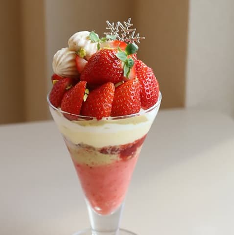 かき氷とパフェmikaku