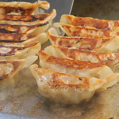 餃子と肉寿司の居酒屋 三日月商店 大和駅前店